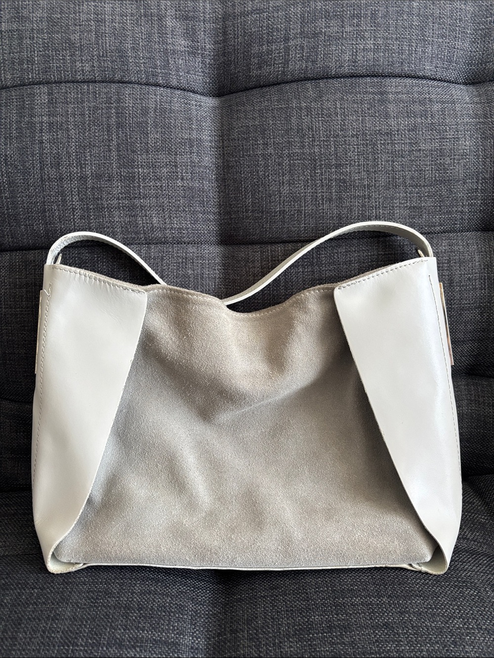 Neutral Two-Tone Leather & Suede Shoulder Bag with strap - Light Gray, fr Spain